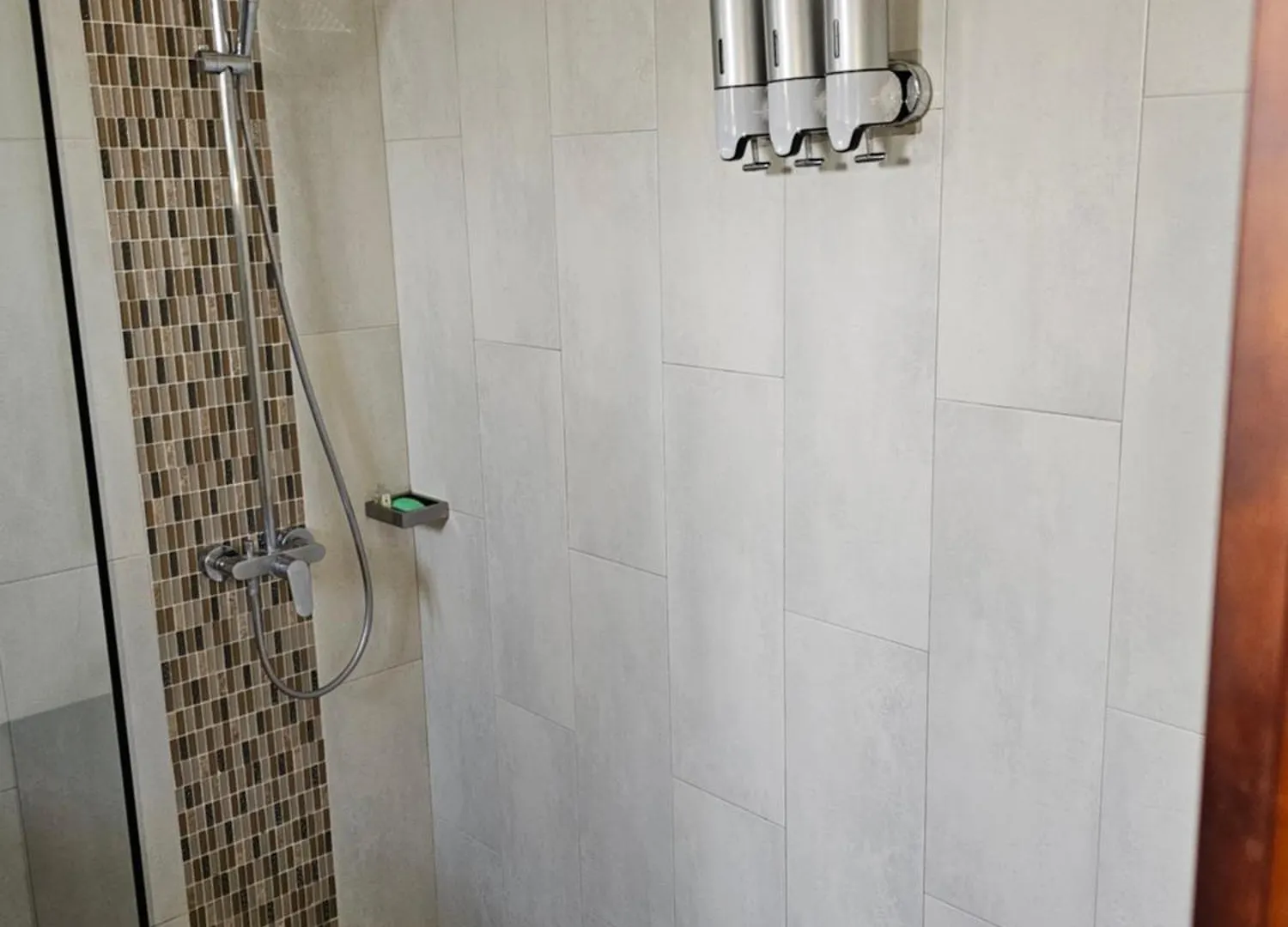 Ac Hotel Neighbors Luxury 1 Bedroom Uptown Kingston Apartment