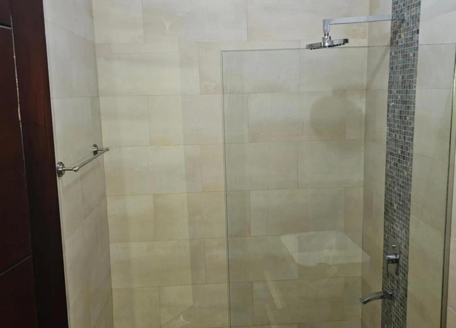 Ac Hotel Neighbors Luxury 1 Bedroom Uptown Kingston Apartment